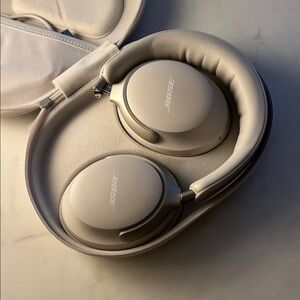 BOSE QUIETCOMFORT ULTRA HEADPHONES